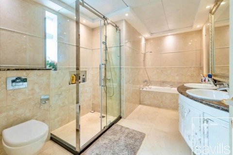 Вилла с 4 спальнями в Jumeirah Islands, ОАЭ №136403 11