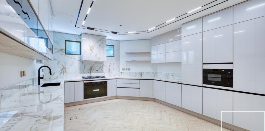 Villa de 5 dormitorios en Garden Homes, UAE No. 136402