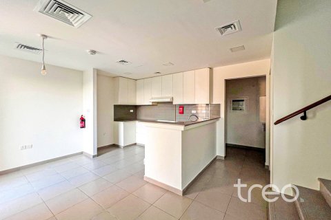 3 bedrooms Townhouse in Noor Townhouses, UAE No. 198979 6