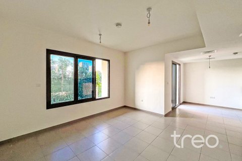 3 bedrooms Townhouse in Noor Townhouses, UAE No. 198979 9