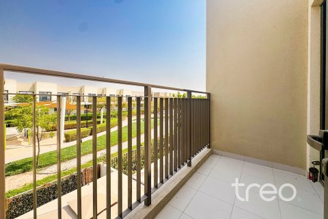 3 bedrooms Villa in EMAAR South, UAE No. 198973 14