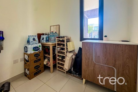 3 bedrooms Villa in EMAAR South, UAE No. 198973 4