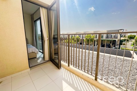 3 bedrooms Villa in EMAAR South, UAE No. 198973 6