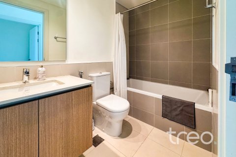 3 bedrooms Villa in EMAAR South, UAE No. 198973 5
