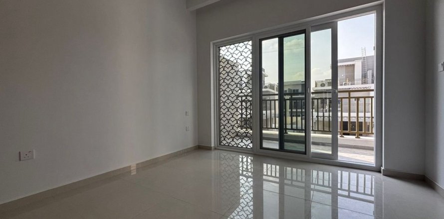 3 bedrooms Townhouse in Dubai, UAE No. 100285