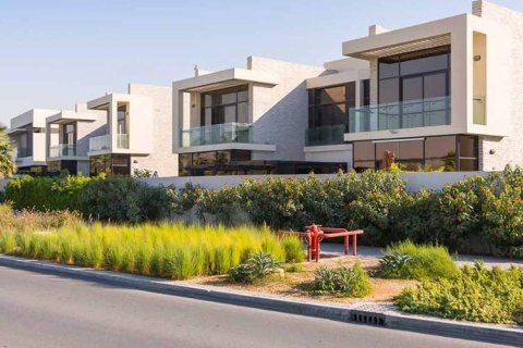 Villa de 6 dormitorios en Dubai, UAE No. 171282