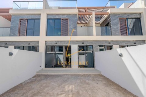 5 bedrooms Townhouse in DAMAC Hills (Akoya by DAMAC), UAE No. 188371 3