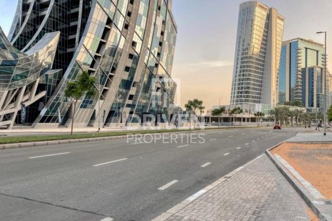 2 bedrooms Apartment in Business Bay, UAE No. 189682 16