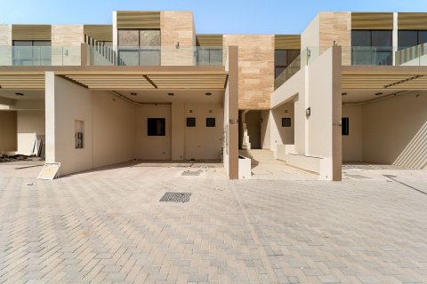 4 bedrooms Townhouse in Nadd Al Sheba, UAE No. 151126