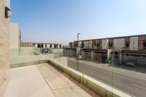 4 bedrooms Townhouse in Nadd Al Sheba, UAE No. 151126 24
