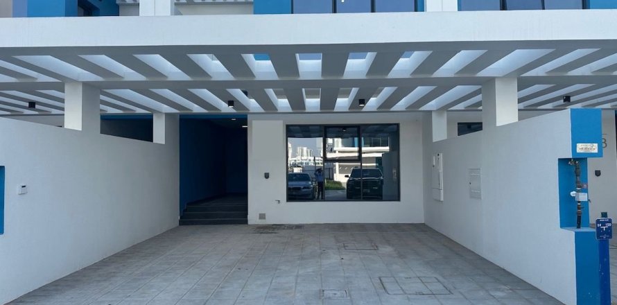 Таунхаус с 4 спальнями №117653