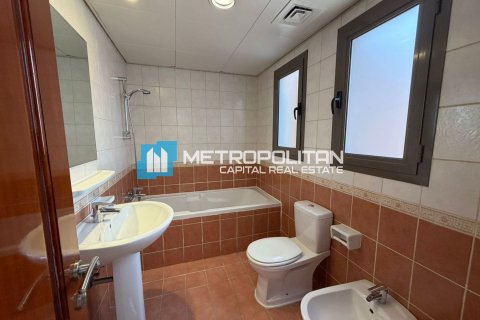 4 bedrooms Villa in Abu Dhabi, UAE No. 133892 17