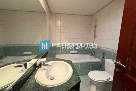 4 bedrooms Villa in Abu Dhabi, UAE No. 133892 19