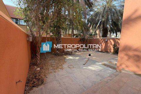 4 bedrooms Villa in Abu Dhabi, UAE No. 133892 23
