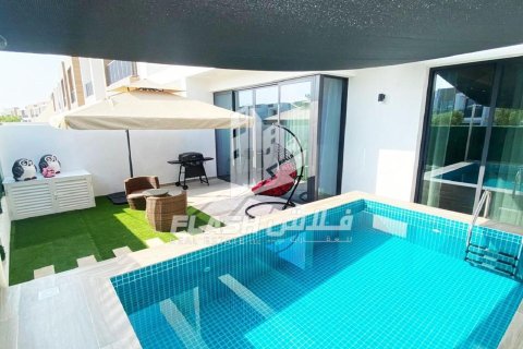 Townhouse de 3 dormitorios No. 124272 2