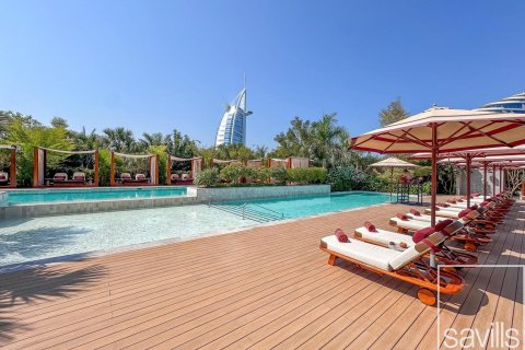Квартира с 2 спальнями в Jumeirah 3, ОАЭ №136490 12