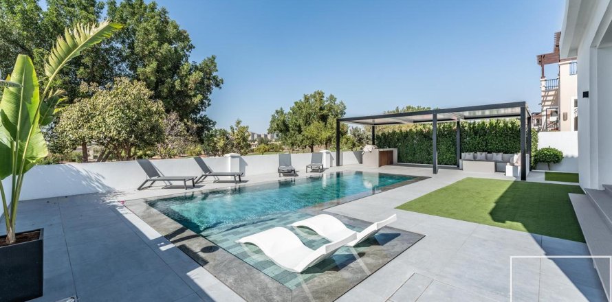 Вилла с 5 спальнями в Джумейра Гольф Эстейтс, ОАЭ №136489