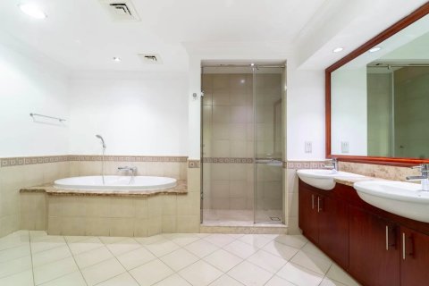 Apartment de 3 dormitorios en Palm Jumeirah, UAE No. 210381 16