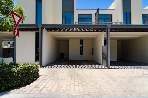 Townhouse de 3 dormitorios en Dubai, UAE No. 210376