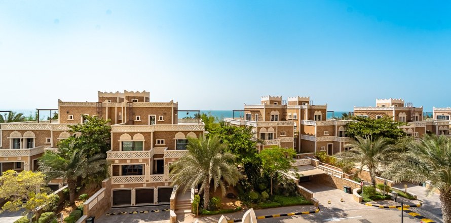 2 bedrooms Apartment in Palm Jumeirah, UAE No. 210377