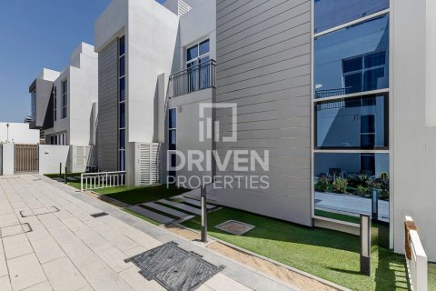 Townhouse de 4 chambres à Victory Heights, UAE No. 204083 17