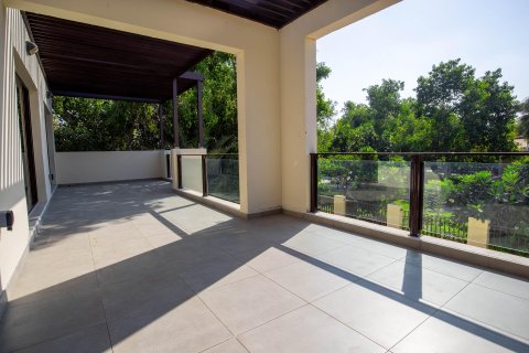 Villa de 4 dormitorios No. 124428 23