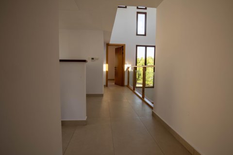 Villa de 4 dormitorios No. 124428 25