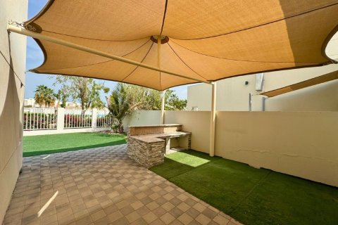 4 bedrooms Villa in Ras Al Khaimah, UAE No. 183694 8