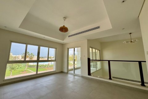 4 bedrooms Villa in Ras Al Khaimah, UAE No. 183694 12