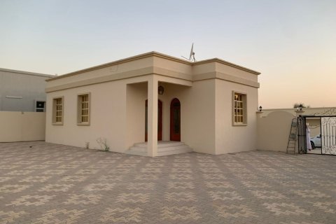 Вилла с 2 спальнями в Al Kharran, ОАЭ №183693