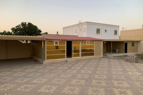 Вилла с 2 спальнями в Al Kharran, ОАЭ №183693 10