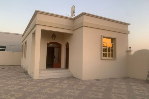 Вилла с 2 спальнями в Al Kharran, ОАЭ №183693 3