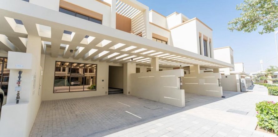 3 bedrooms Townhouse in Dubai, UAE No. 186538
