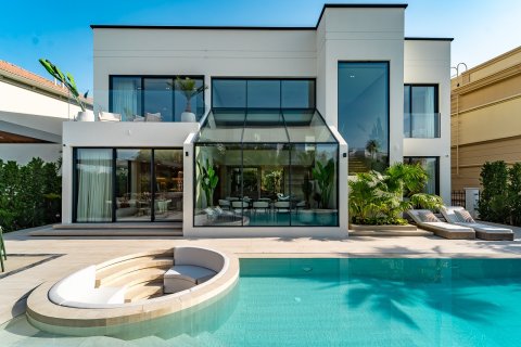Villa de 5 chambres à Jumeirah Islands, UAE No. 146973 3