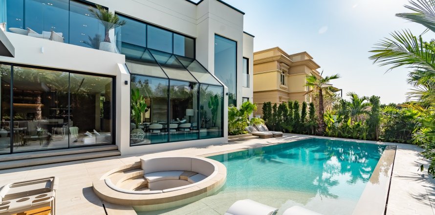 Villa de 5 chambres à Jumeirah Islands, UAE No. 146973