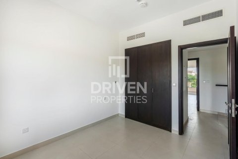 Таунхаус с 3 спальнями в Dubai Land, ОАЭ №138371 8