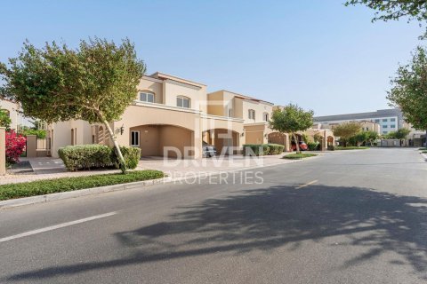 Таунхаус с 3 спальнями в Dubai Land, ОАЭ №138371 3