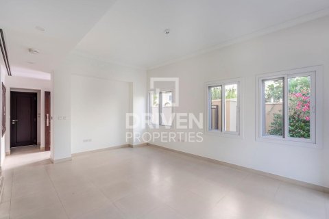 Таунхаус с 3 спальнями в Dubai Land, ОАЭ №138371 4