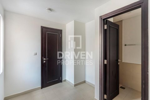 Таунхаус с 3 спальнями в Dubai Land, ОАЭ №138371 9