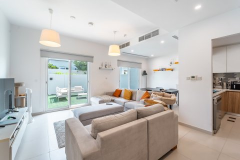 Вилла с 3 спальнями в Дубай, ОАЭ №147122 3