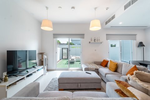 Вилла с 3 спальнями в Дубай, ОАЭ №147122 4