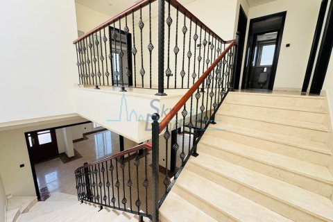 Villa de 5 dormitorios  No. 115560 10