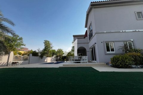 Villa de 5 dormitorios  No. 115559 12