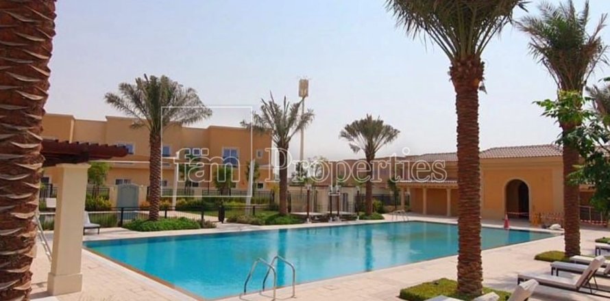 Townhouse de 3 dormitorios en Dubai, UAE No. 162486