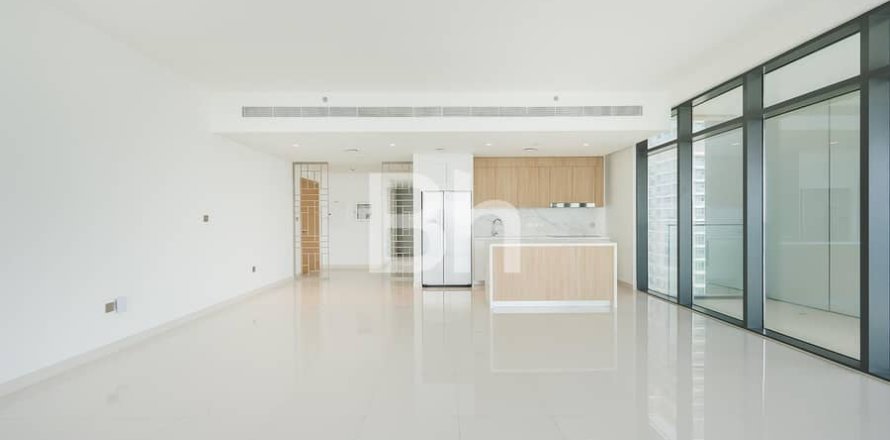 3 bedrooms Apartment  No. 113848