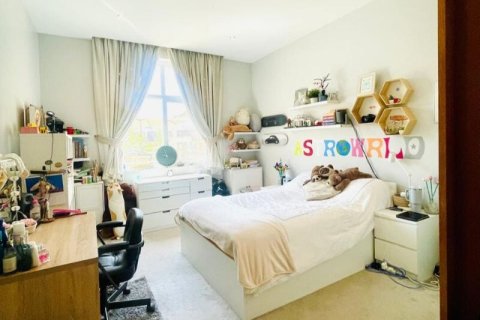 2 bedrooms Apartment in Motor City, UAE No. 156645