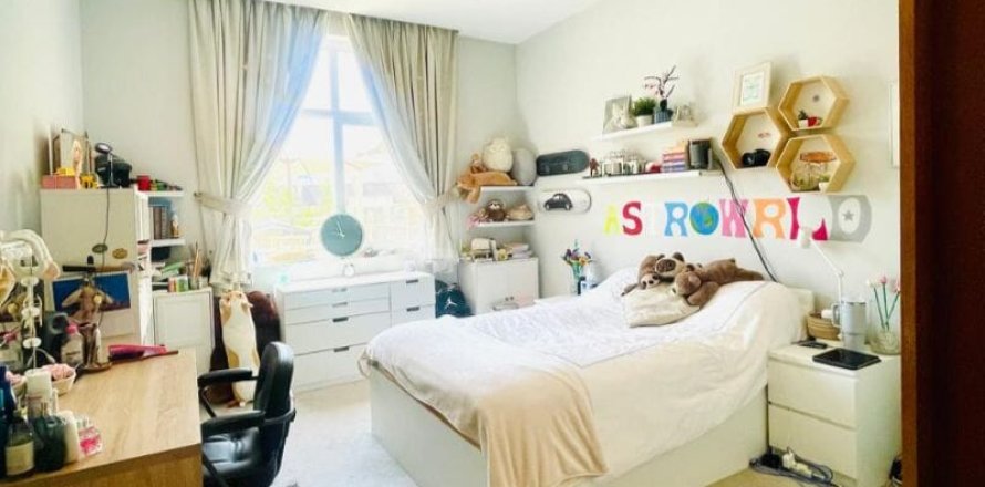 2 bedrooms Apartment in Motor City, UAE No. 156645