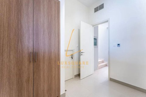 Квартира с 3 спальнями в The Pulse, ОАЭ №145872 10