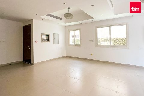 Villa de 4 dormitorios No. 126991 4