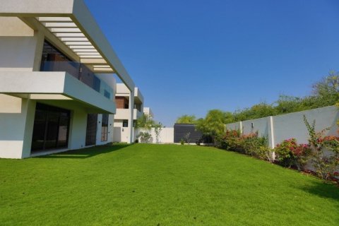 5 bedrooms Villa on the Yas Island, UAE No. 12235 3